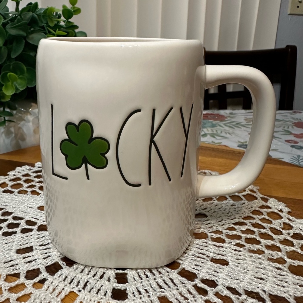 Beautiful ceramic “L🍀CKY” coffee mug